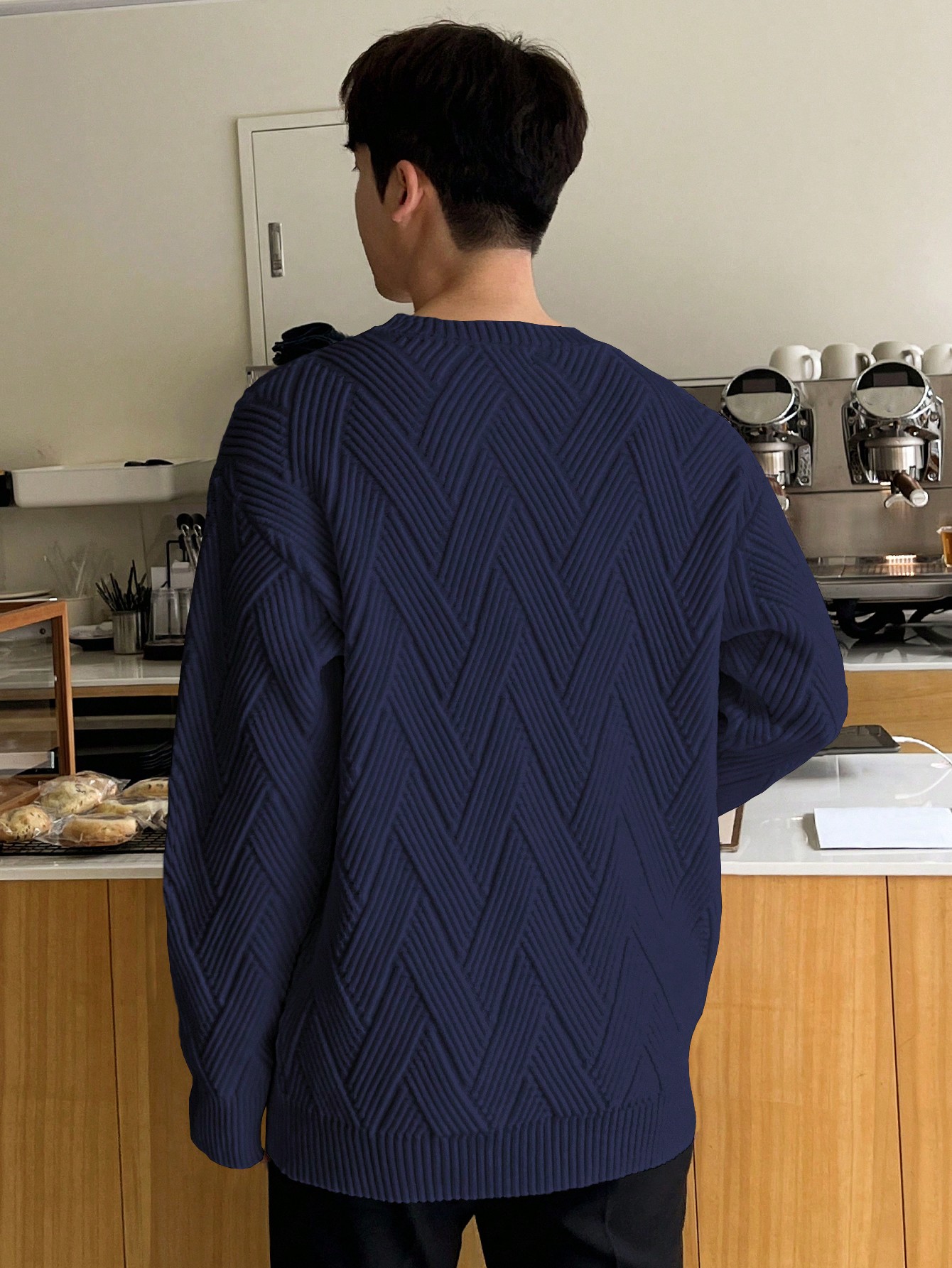 Men‘s Solid Drop Shoulder Sweater