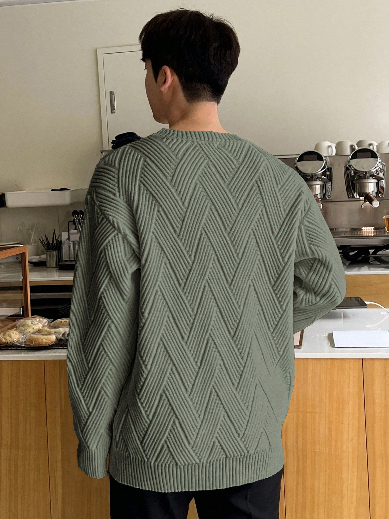 Men‘s Solid Drop Shoulder Sweater
