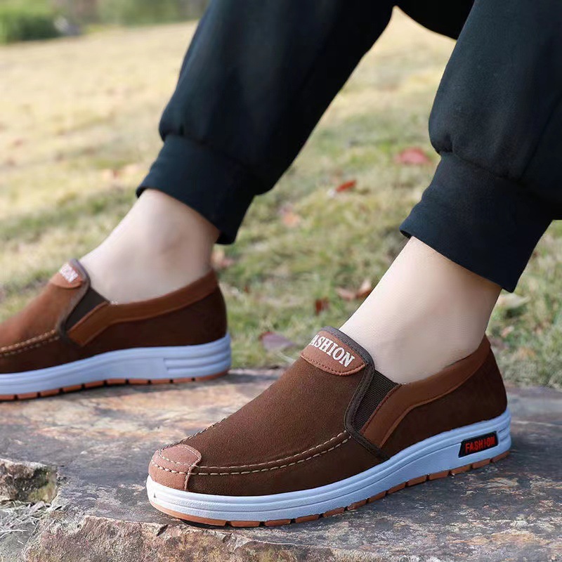 MAN'S CASUAL  COMFORTABLE SLIP-ON WORK SHOES