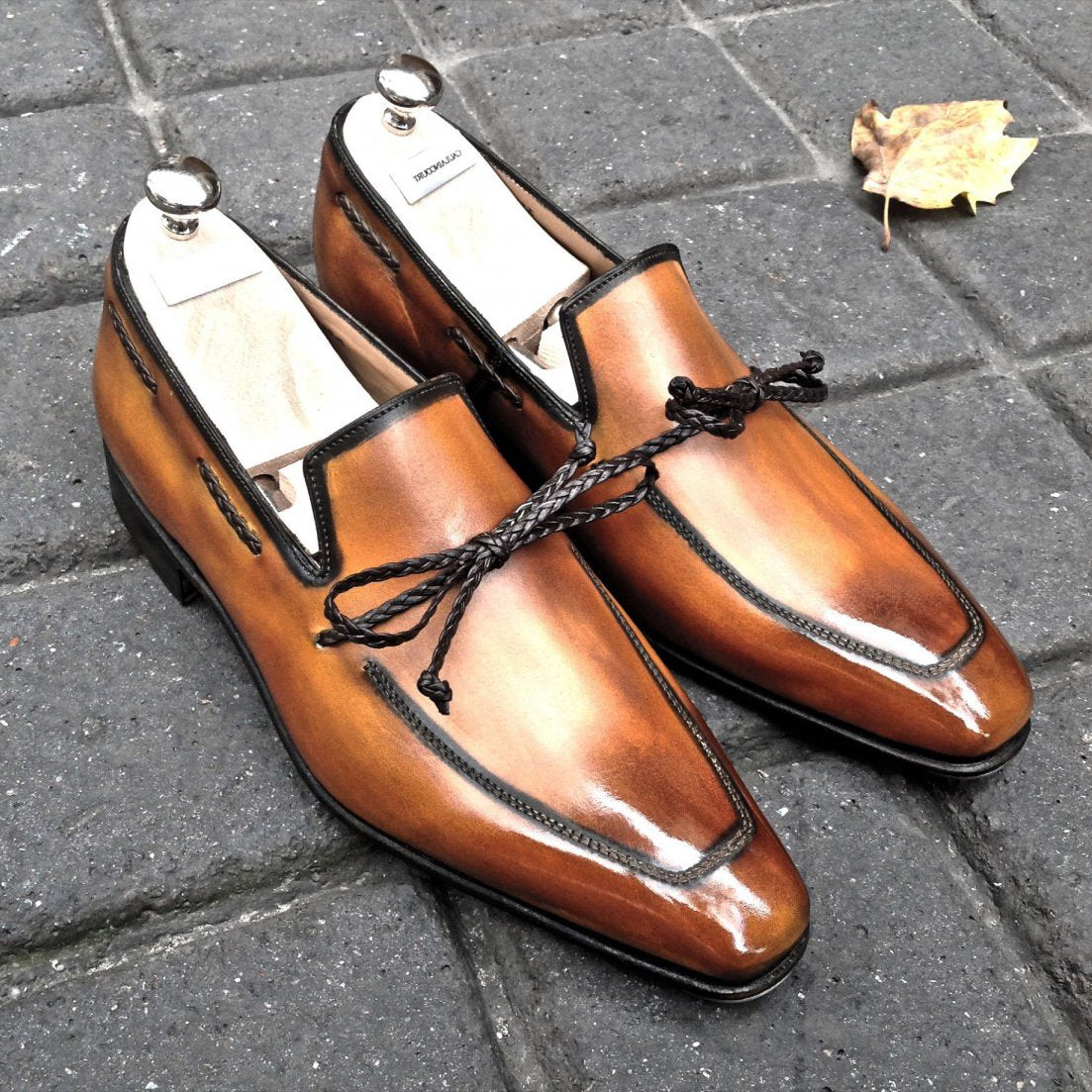 Handmade Bow Tie Slip On Loafer-Zittor