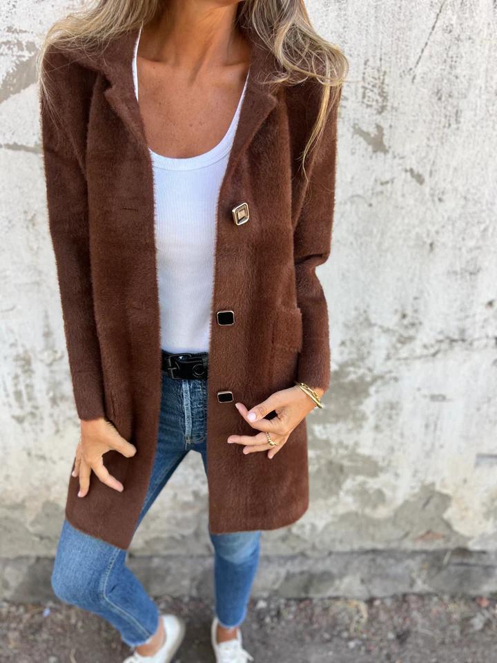 Casual, single-breasted, thick coat with lapels