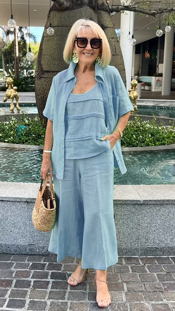 Cotton and linen three-piece Suit