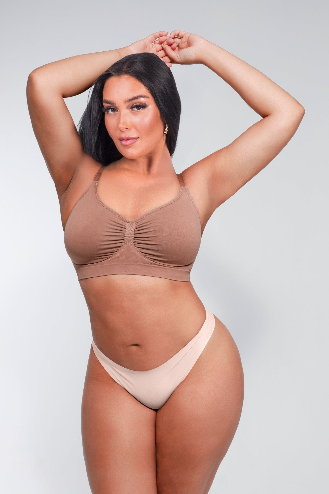 Seamless Shaping Bra with Adjustable Shoulder Straps