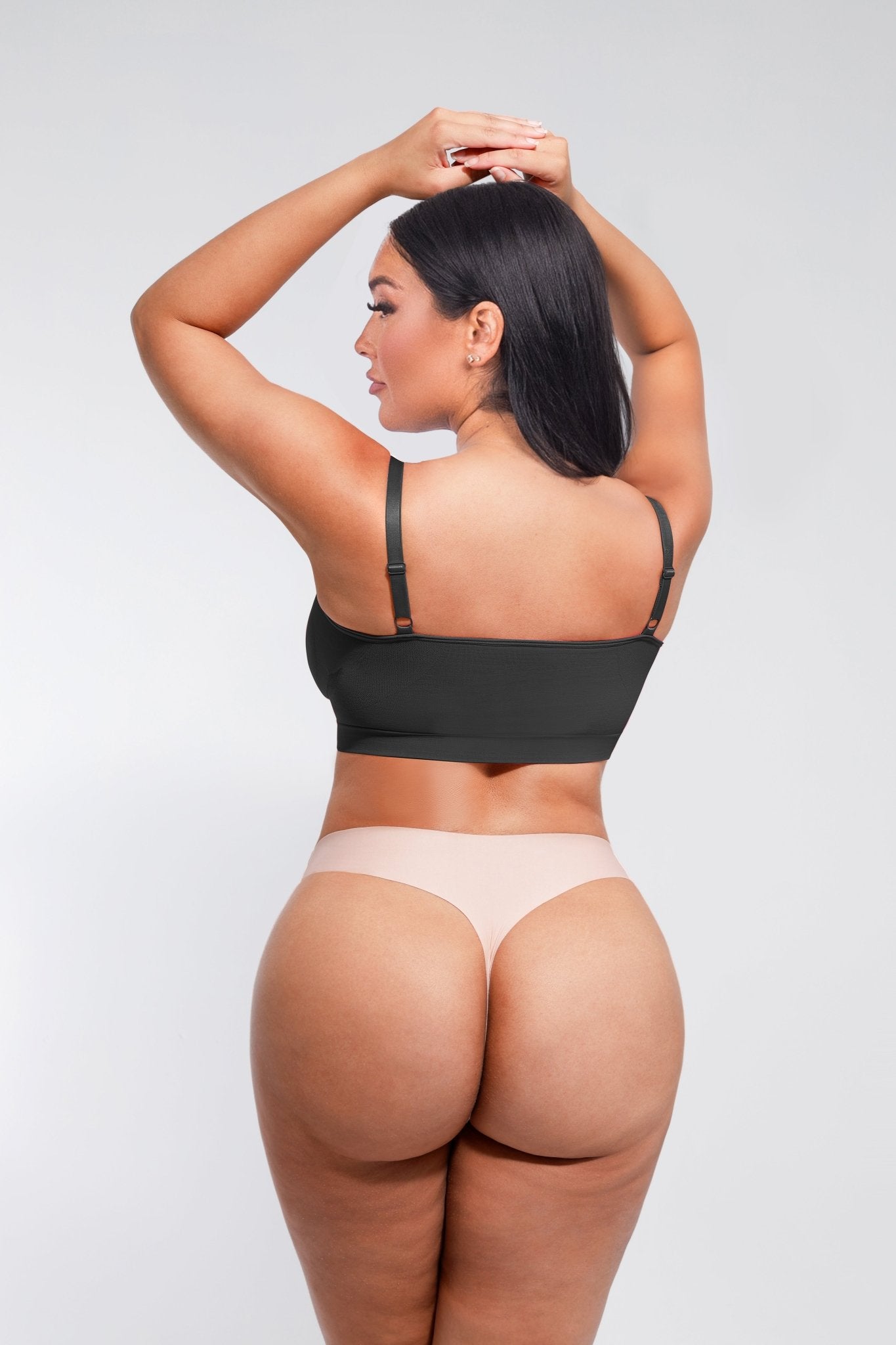 Seamless Shaping Bra with Adjustable Shoulder Straps