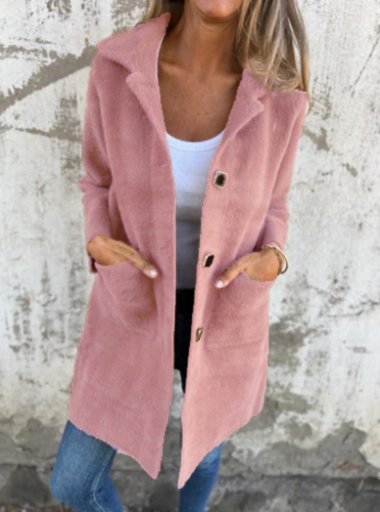 Casual, single-breasted, thick coat with lapels