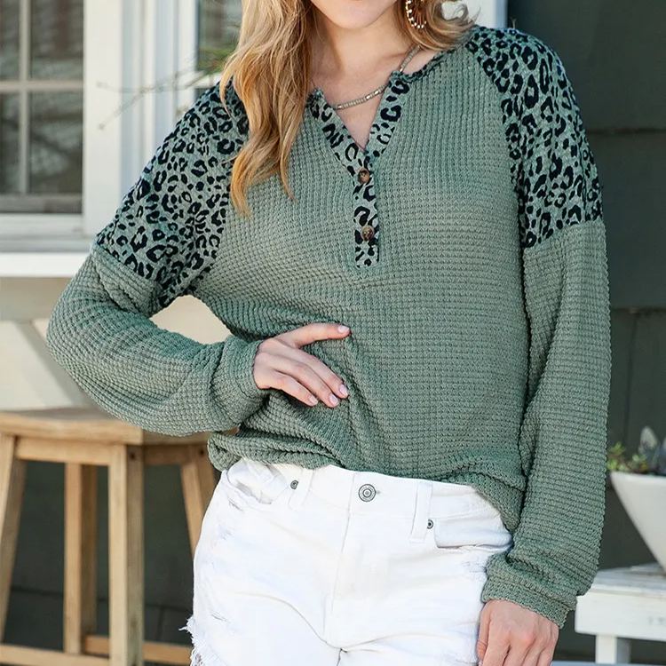 Women leopard print contrast color long-sleeved bottoming shirt