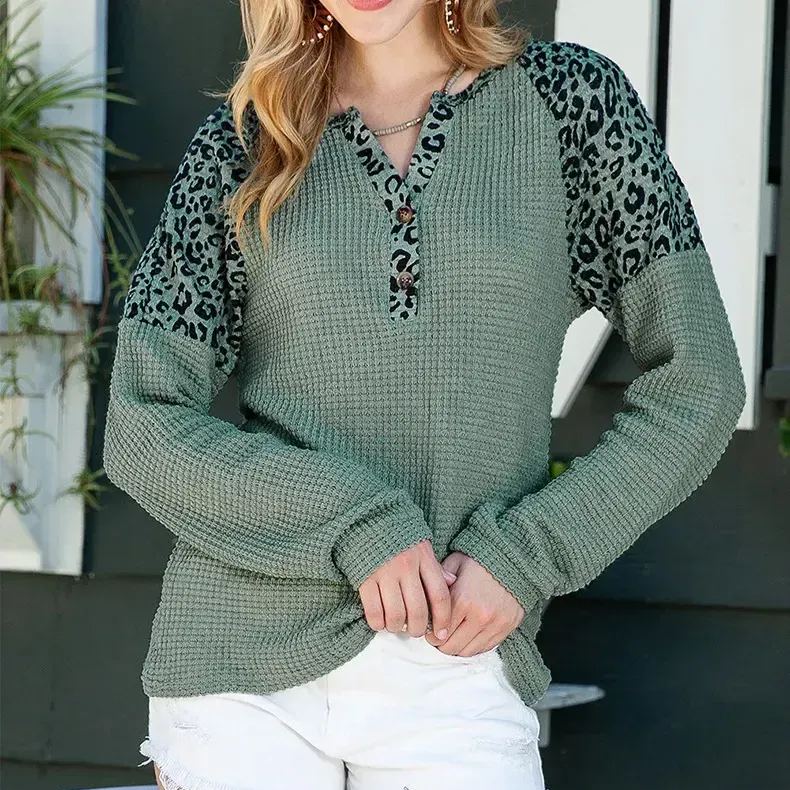Women's leopard print contrast color long-sleeved bottoming shirt