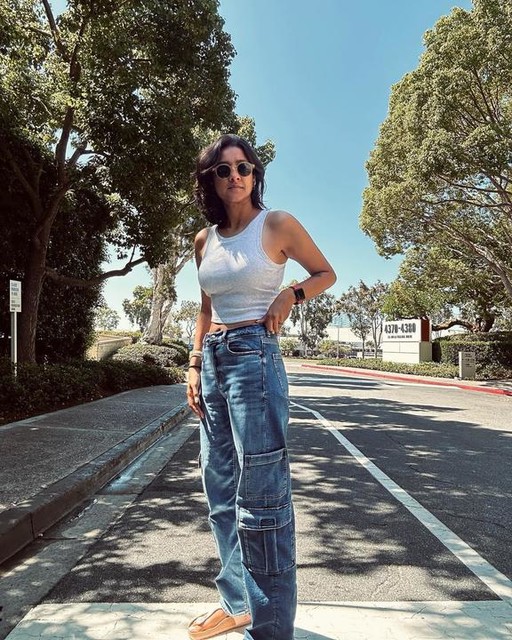 Drape Super High-Waisted Baggy Wide-Leg Jean