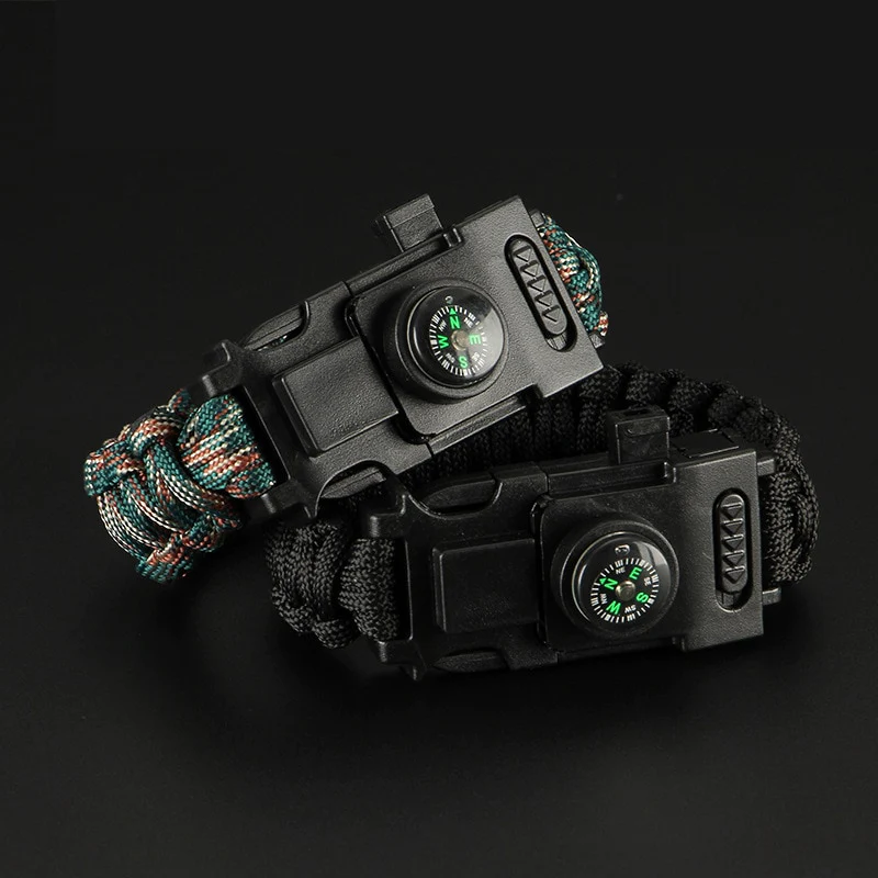 7-In-1-Paracord Wilderness Bracelet