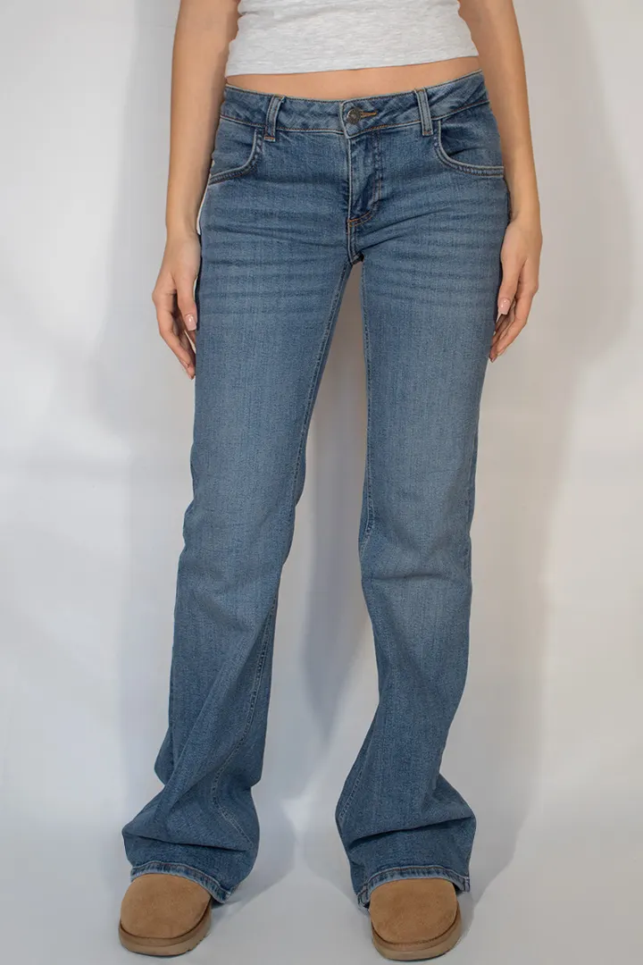 Low waist flared jeans
