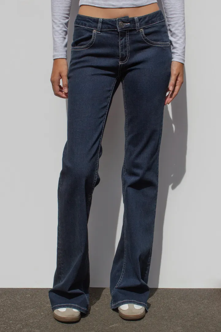 Low waist flared jeans
