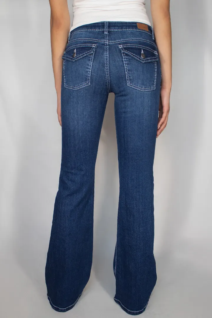 Low-waist flare jeans