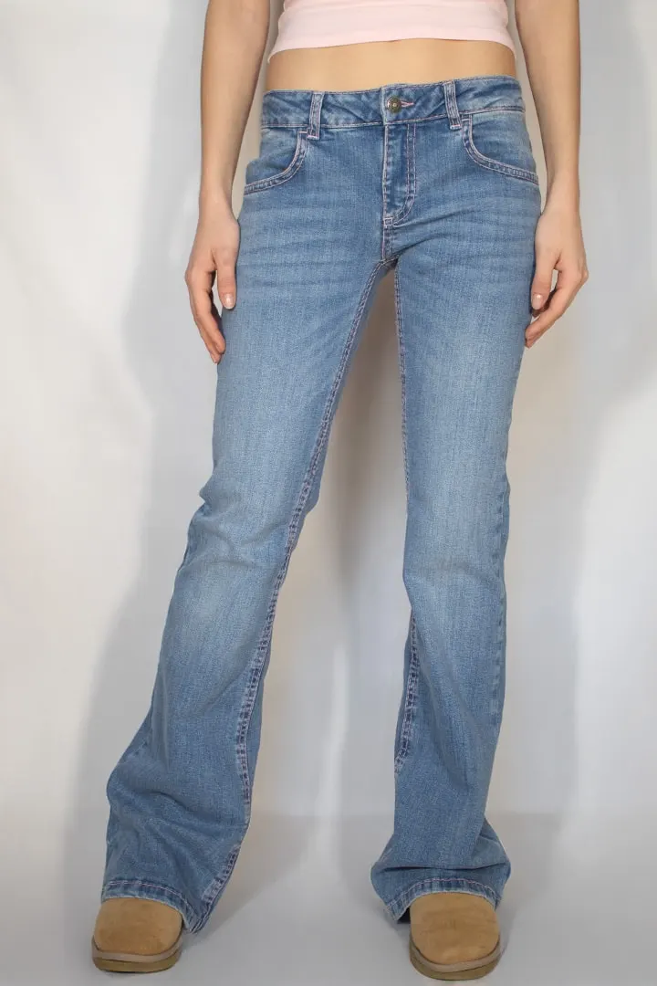 Low-waist flare jeans