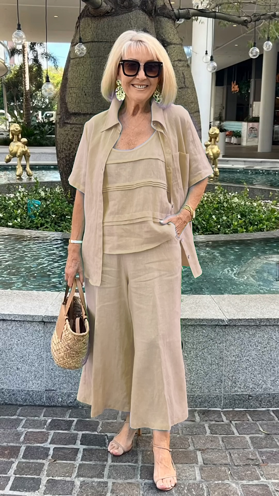 Cotton and linen three-piece Suit