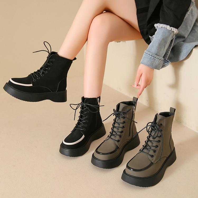 Wide toe platform boots