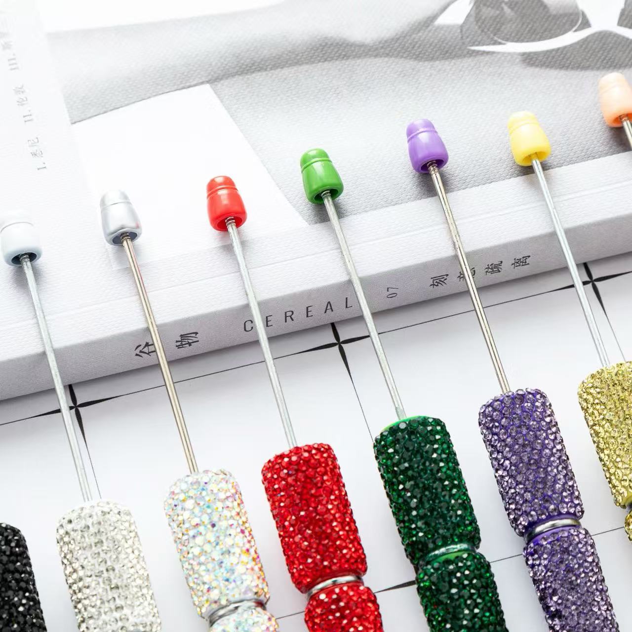 Creative DIY Full Crushed Rhinestone Beaded Ballpoint Pens, Hand Inlaid Crystal Twist Pens, Multicolor Plastic Bead Writing Pens