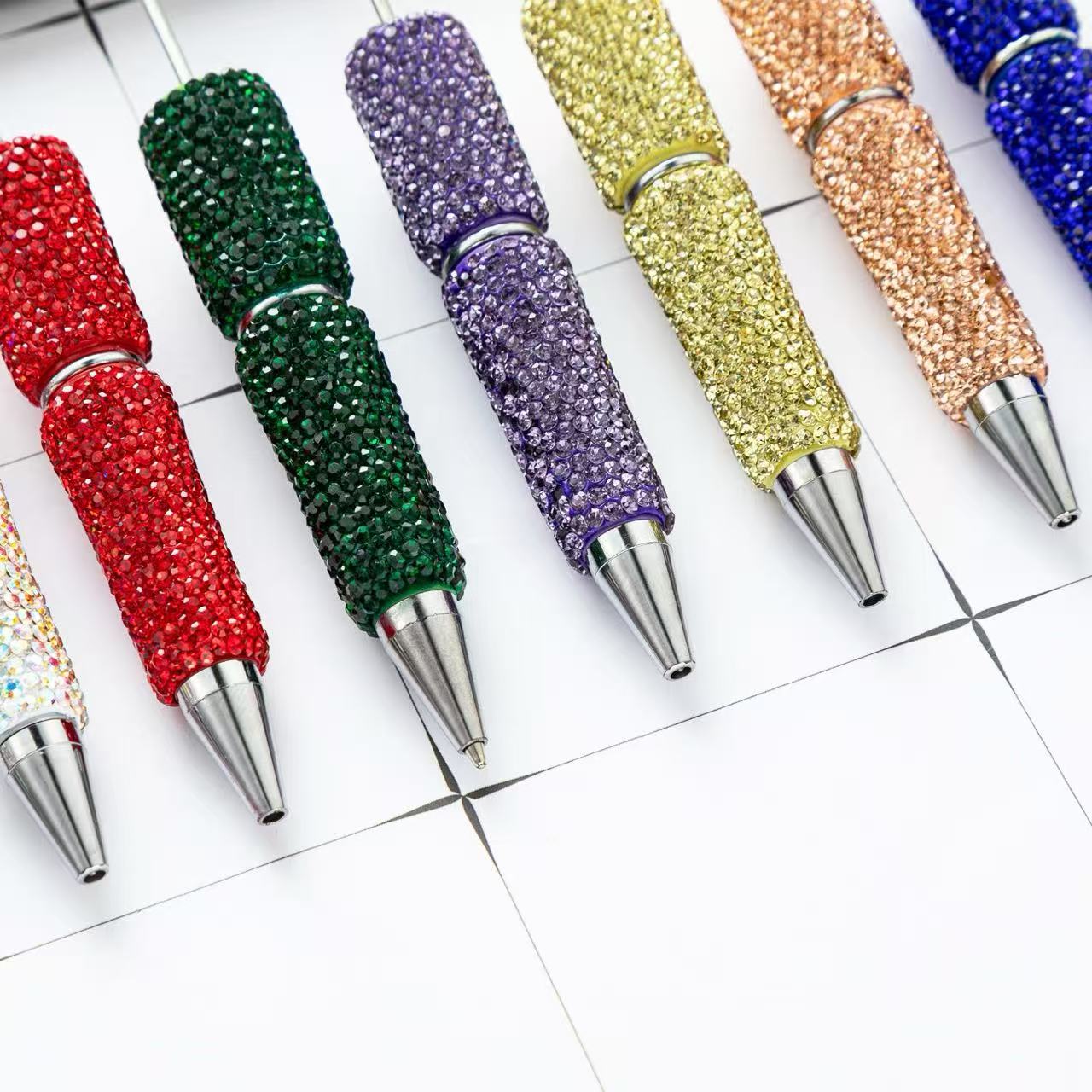 Creative DIY Full Crushed Rhinestone Beaded Ballpoint Pens, Hand Inlaid Crystal Twist Pens, Multicolor Plastic Bead Writing Pens