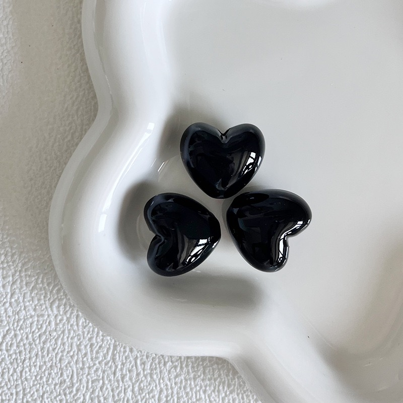 3D Heart Acrylic Beads