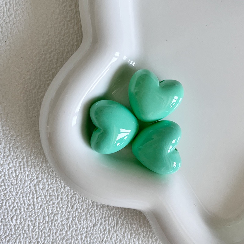 3D Heart Acrylic Beads