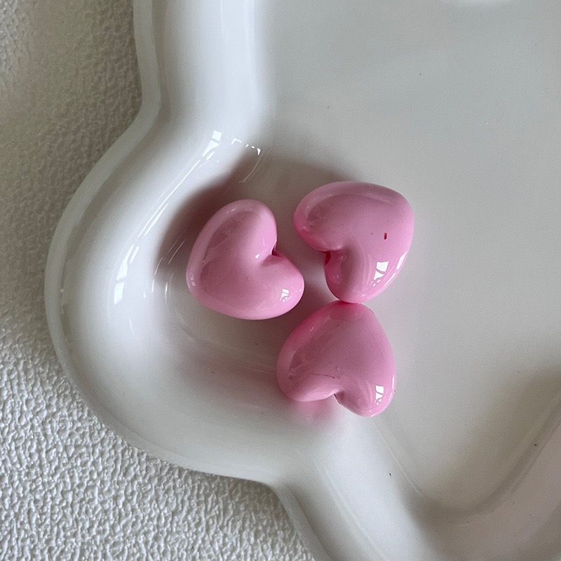 3D Heart Acrylic Beads
