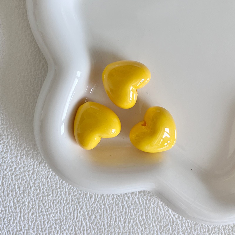 3D Heart Acrylic Beads
