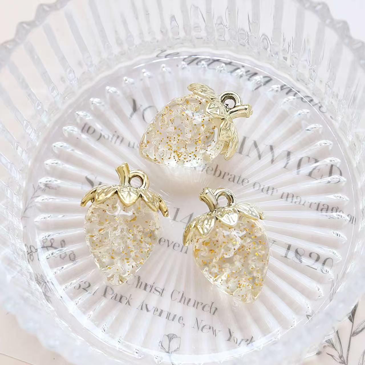 10pcs 23*32mm Cartoon  Strawberry  Charms Pendant for DIY Items