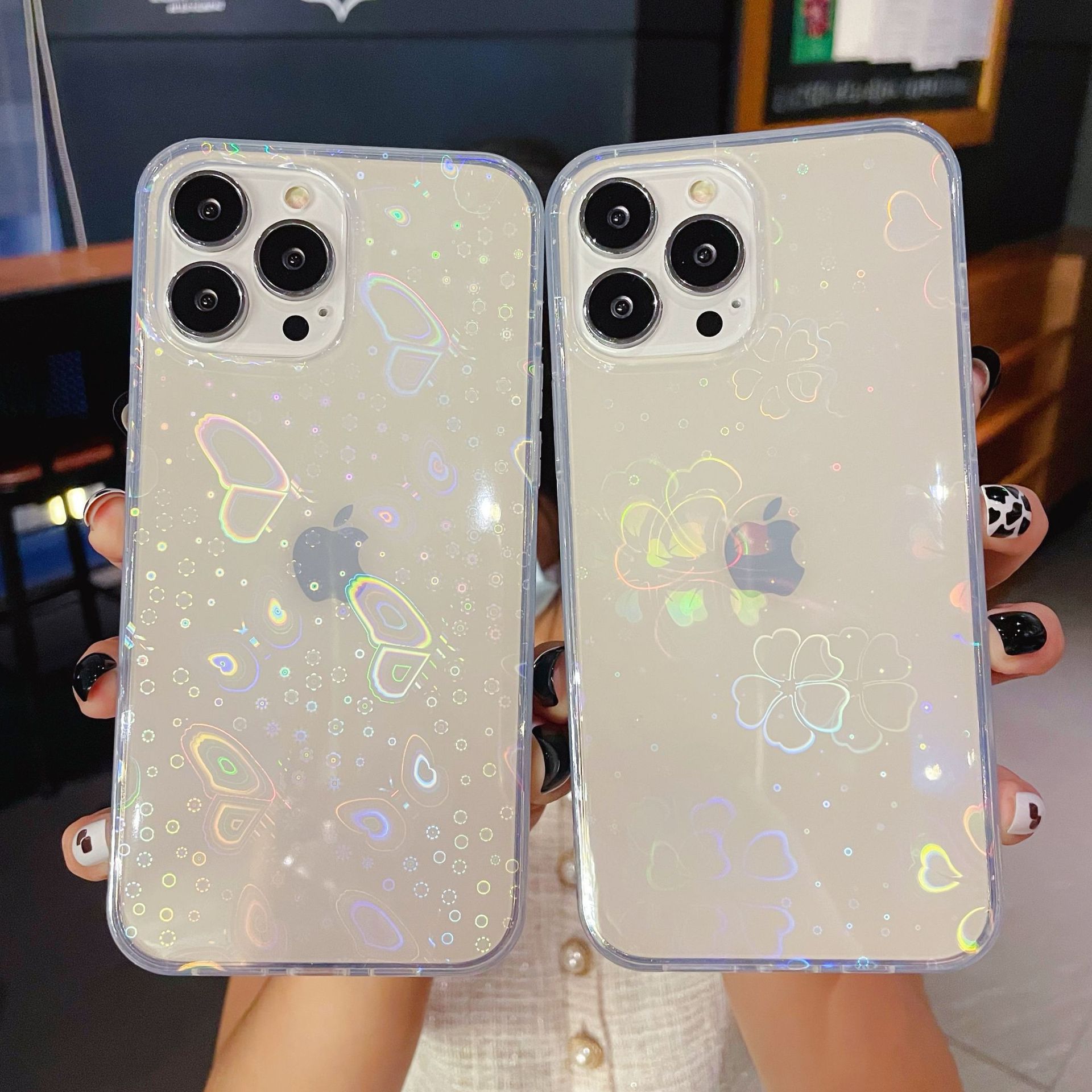 🌬🥰[pirk 1, gauk 1 nemokamai] ✨Spalvotas Aurora Heart iPhone dėklas, suderinamas su Apple kietu dėklu 📱 Lazerinis gradientas drugelis