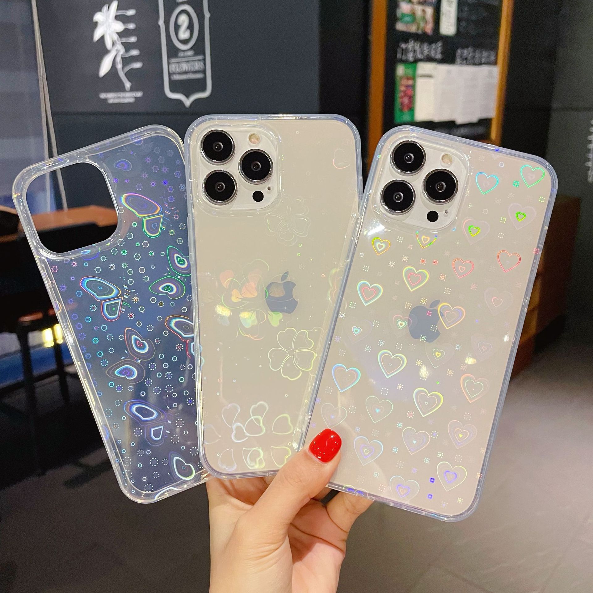 🌬🥰[pirk 1, gauk 1 nemokamai] ✨Spalvotas Aurora Heart iPhone dėklas, suderinamas su Apple kietu dėklu 📱 Lazerinis gradientas drugelis