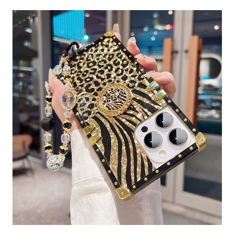 Atnaujinkite savo iPhone žaidimą! 📱✨ Nemokamas geriausio sportinio dėklo pristatymas šiandien. Gaukite savo dabar!