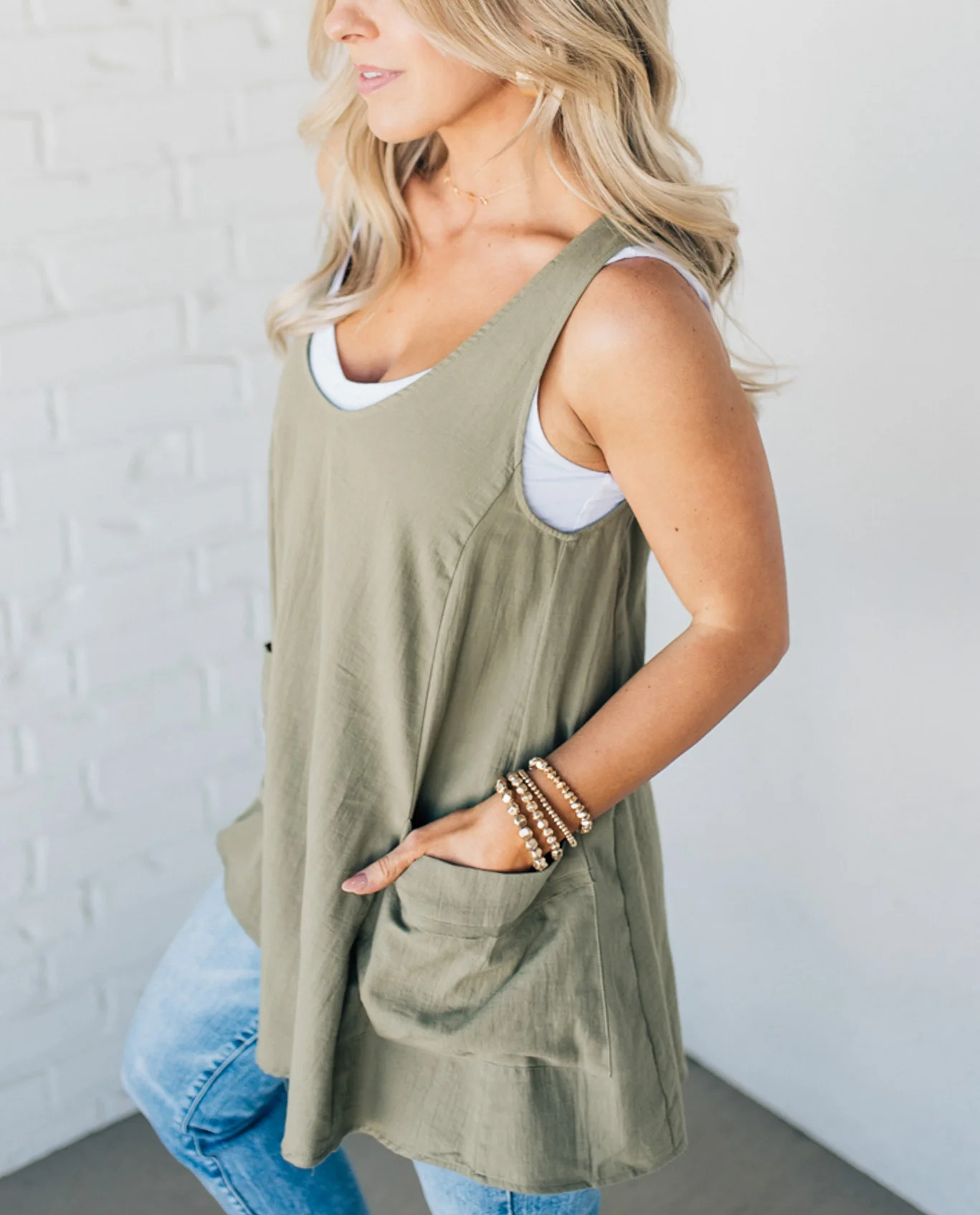 Sleeveless Open Back Loose Pocket Top(Buy 3 Free Shipping)