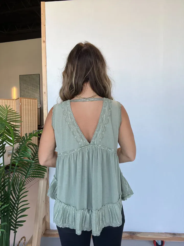 2024 New V-neckline Sleeveless Flow Top with Lace Trim (Buy 2 Free Shipping)