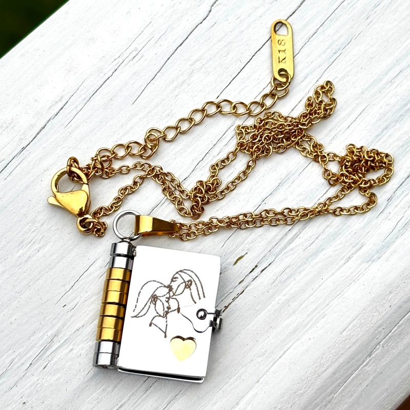 💖Hand Engraved Flip Book Necklace👩‍❤️‍👨