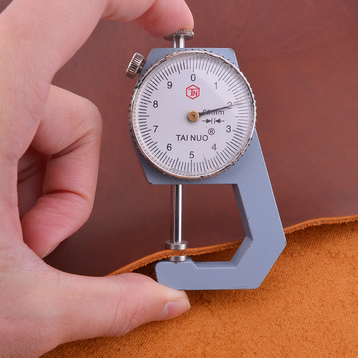 Genuinue Cowhide Full Grain Tooling Leather 2.0mm Pre Cut Crafting Square