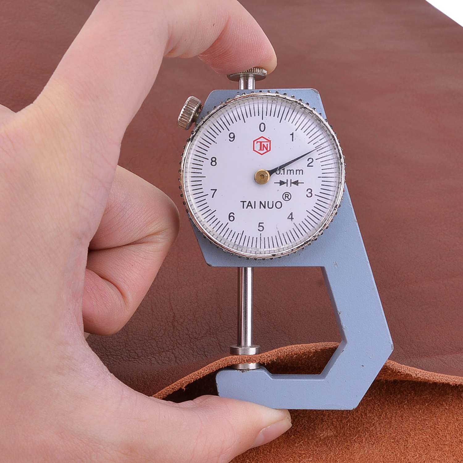 Veg-tanned Tooling Leather Moulding 5Oz Cowhide Leather Square 1.7mm