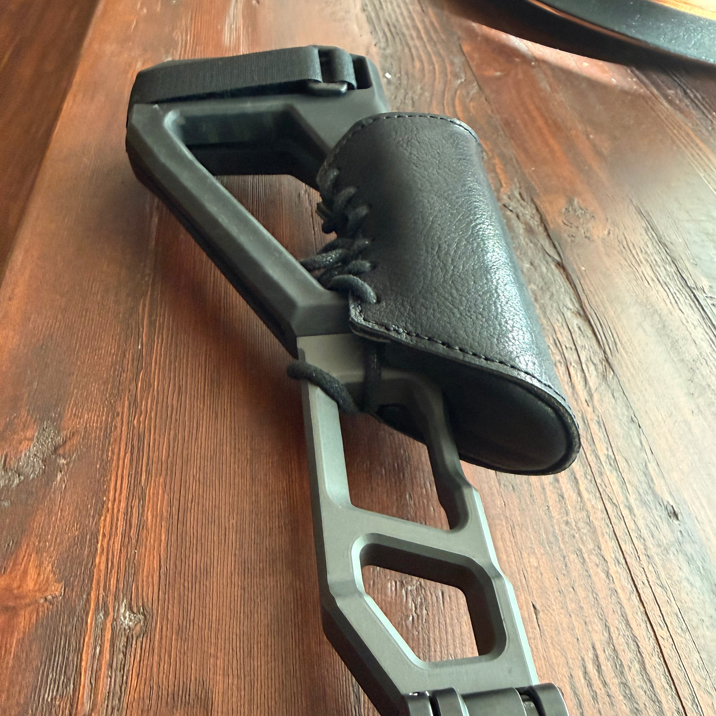 WAYNE'S DOG Black Leather Q Pistol Brace Cheek Riser