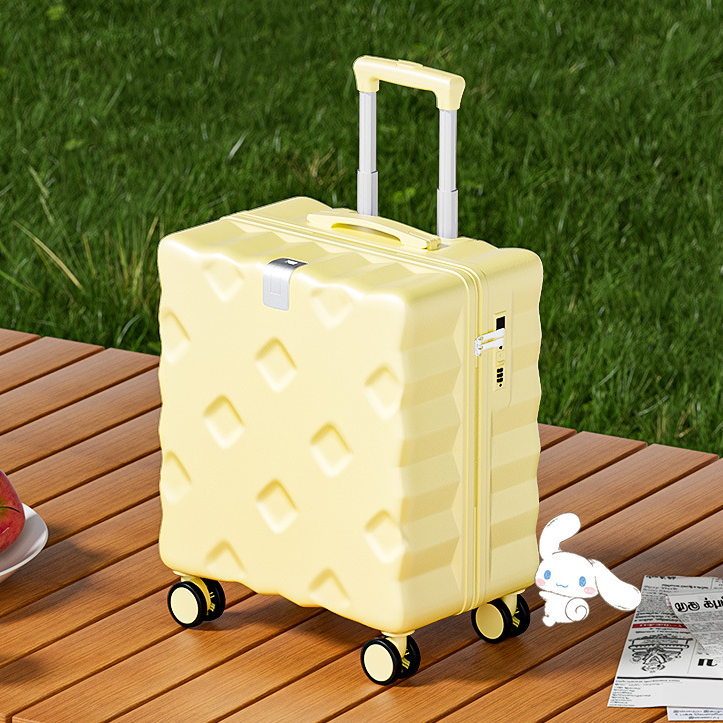 Carry-On 20-Inch Luggage Travel Cup Holder USB Interface Large Suitcase 4 Wheels Lightweight