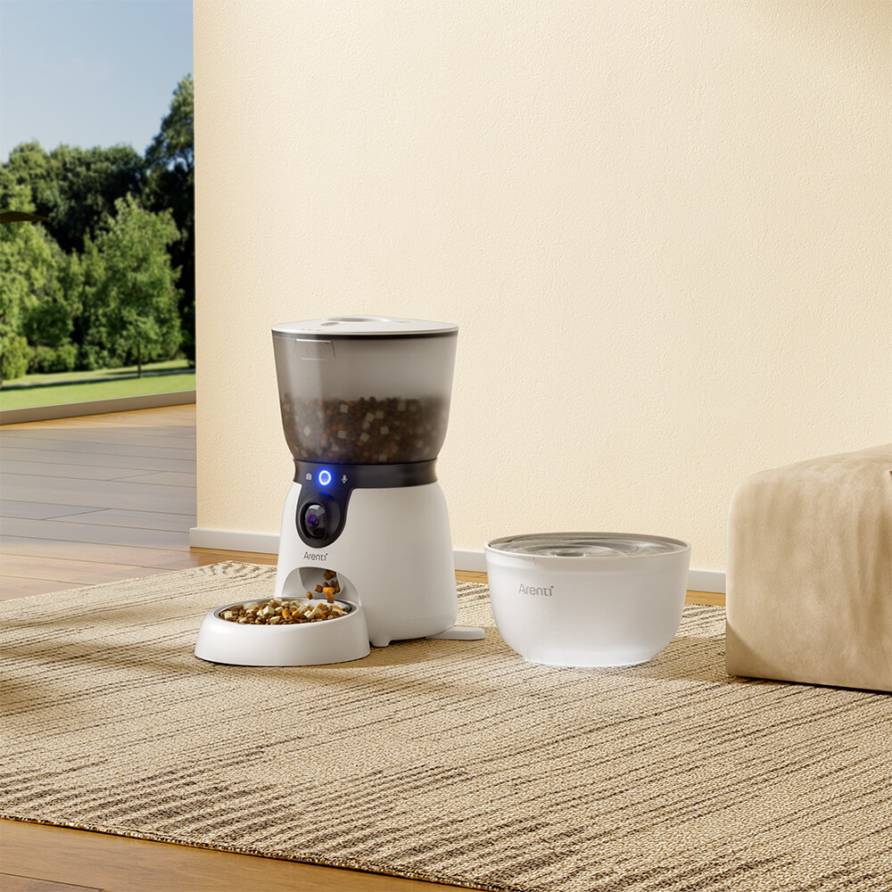 Smarter Futterautomat mit neigbarer Kamera