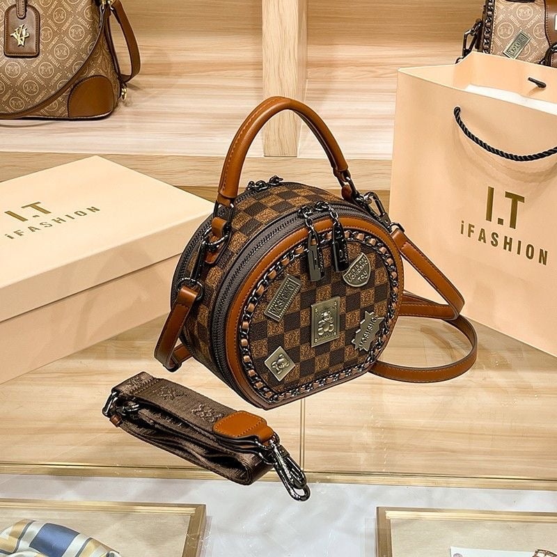 ⭐Last Day 50% OFF - Fashion Leather Bear Bag(Buy 2 Get Free VIP Shipping💥)