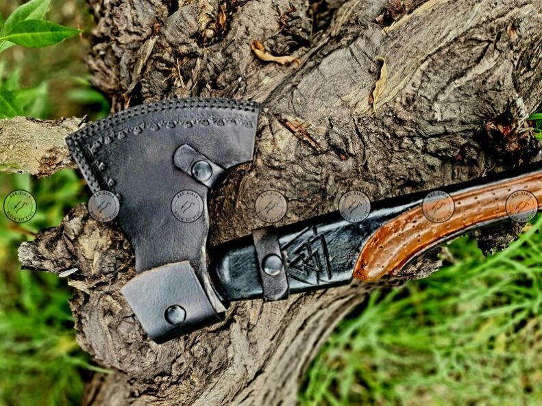 Axa vikingă din oțel carbon handmade, topor tactic, cel mai bun cadou pentru el
