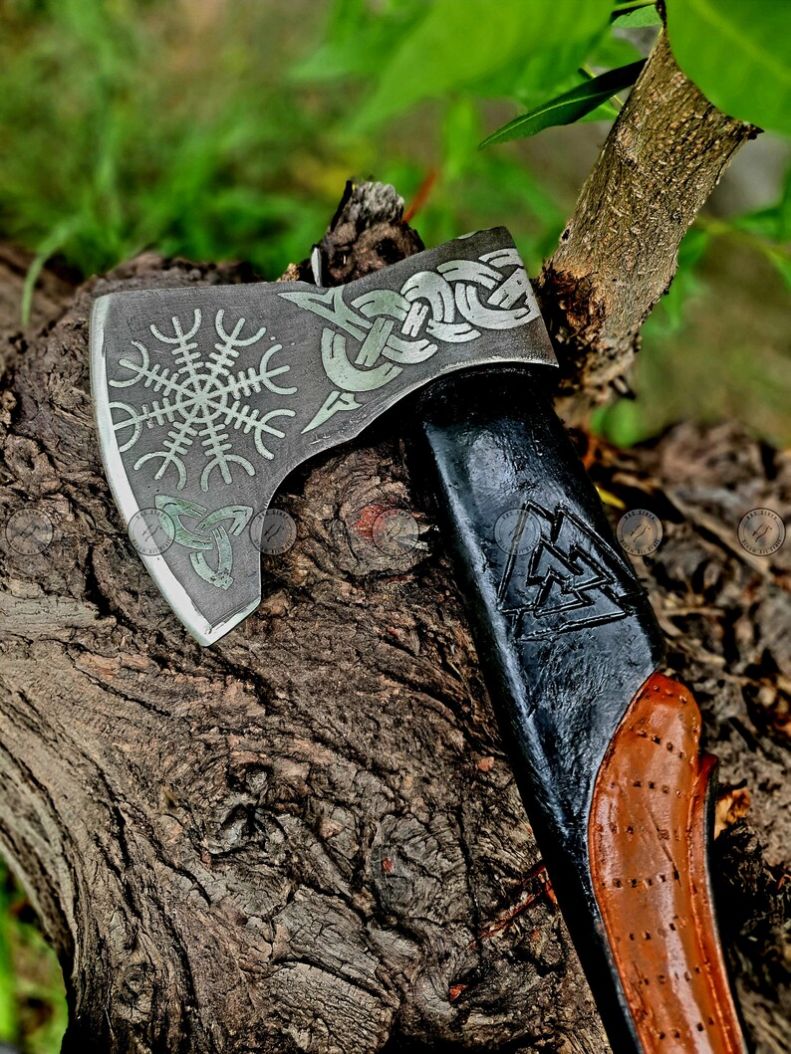 Axa vikingă din oțel carbon handmade, topor tactic, cel mai bun cadou pentru el