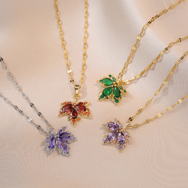 🍁maple leaf necklace.