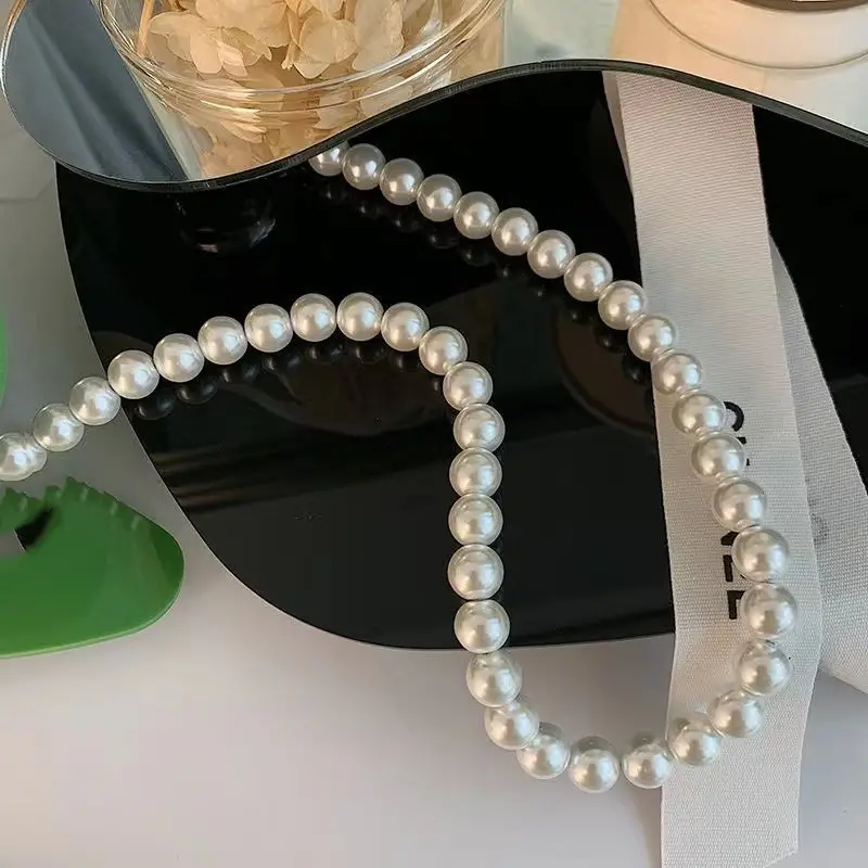 Vintage Artificial Pearl Necklace Minimalist Elegant Temperament Perfect Gift For Mom, Versatile Daily Wear Collarbone Necklace Jewelry details 1