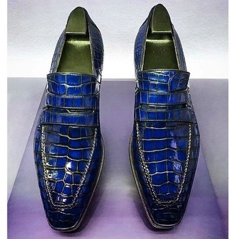 Slip-On Croc Pattern Leather Loafers