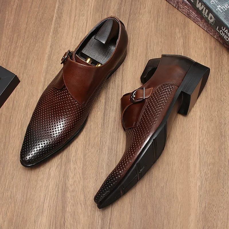 Right angle focusing on pointed toe and sleek perforation pattern-Colinshoes