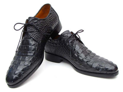 Premium crocodile embossed leather pattern on shoes