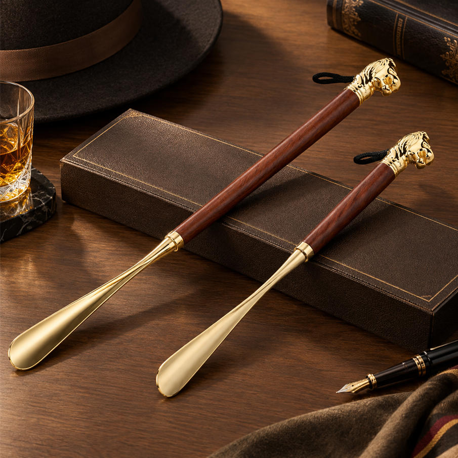 Gentleman’s Luxury Lion Head Shoe Horn