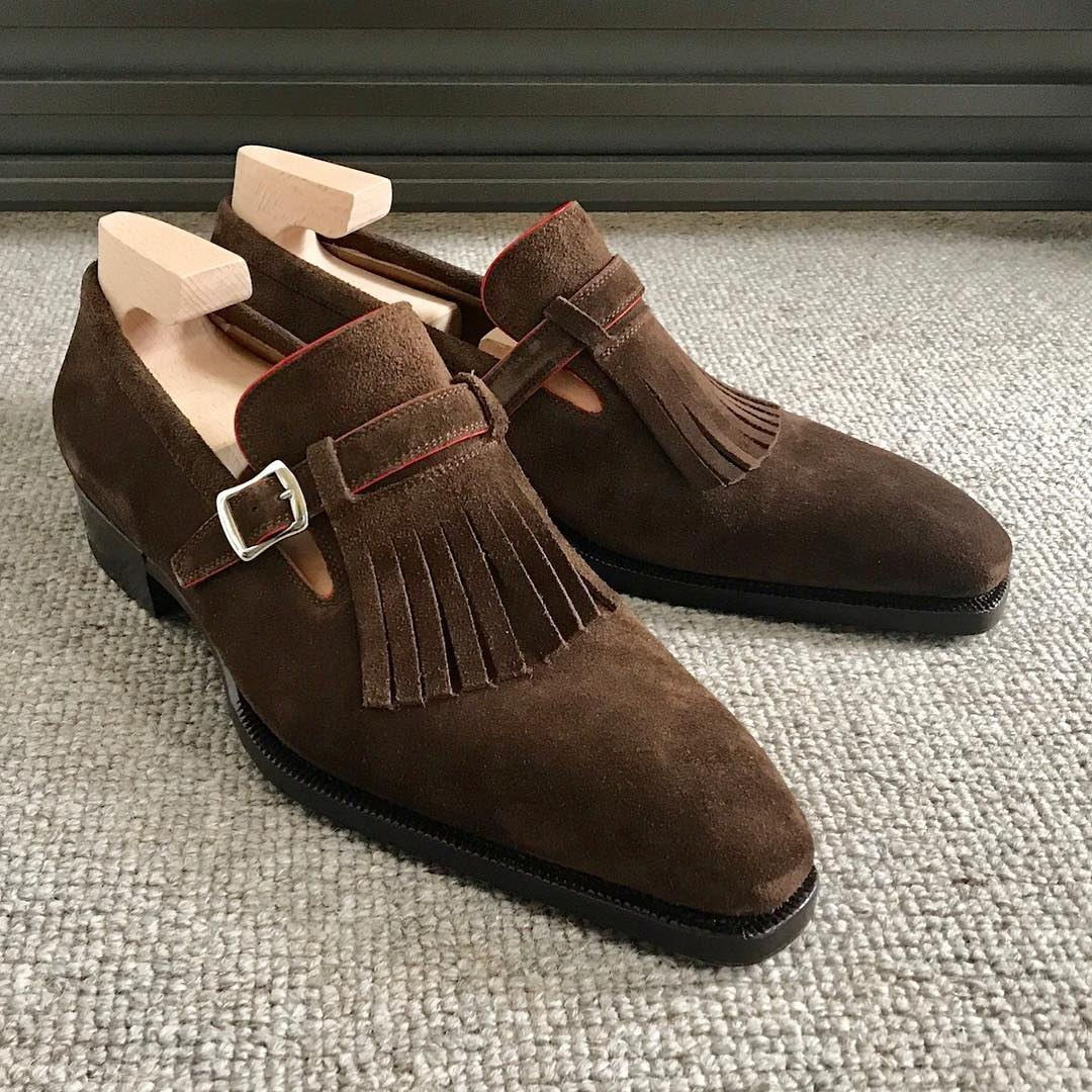 suede texture and tassel buckle detail on loafers-Colinshoes