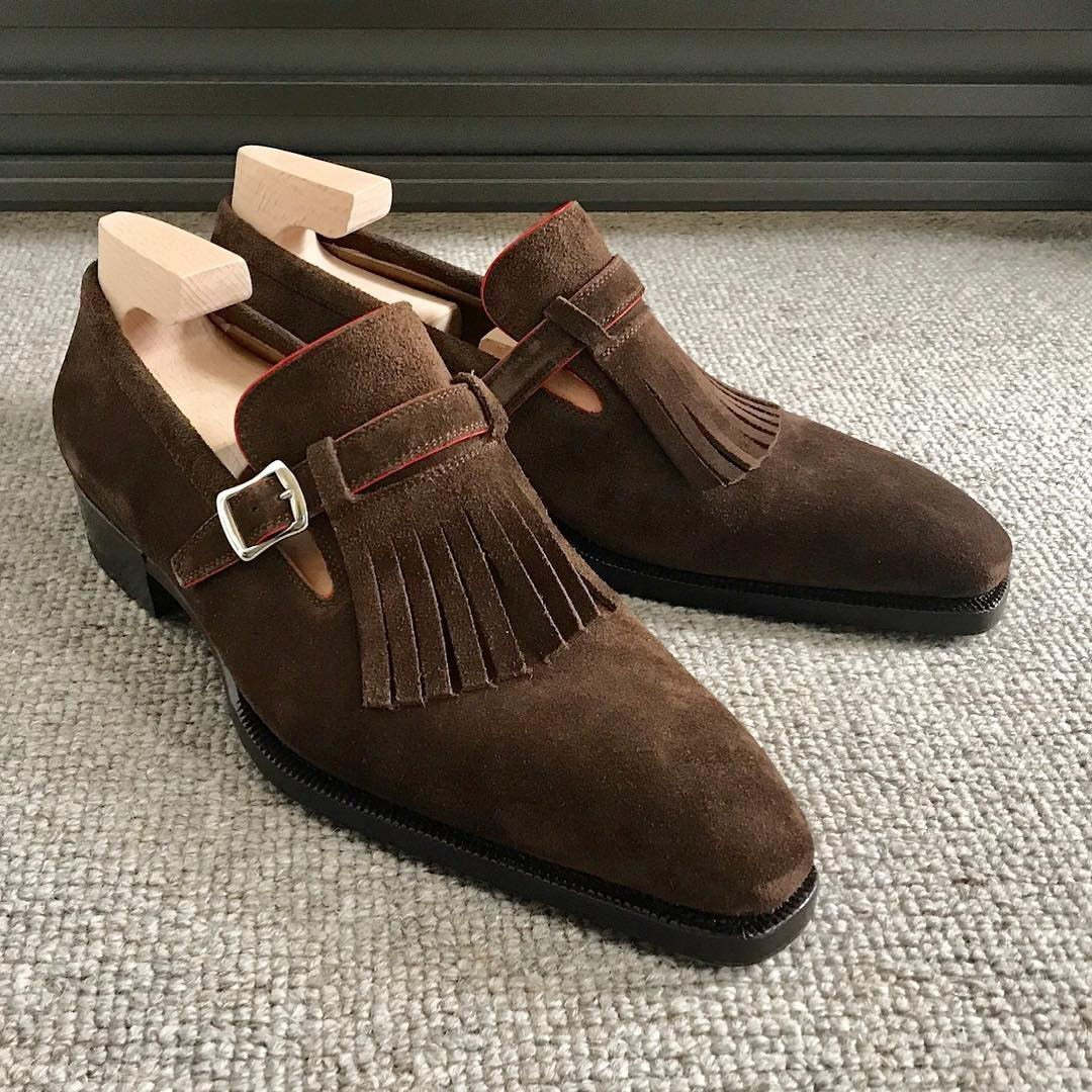 suede texture and tassel buckle detail on loafers-Colinshoes