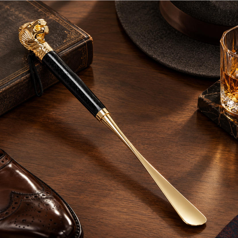 Gentleman’s Luxury Lion Head Shoe Horn
