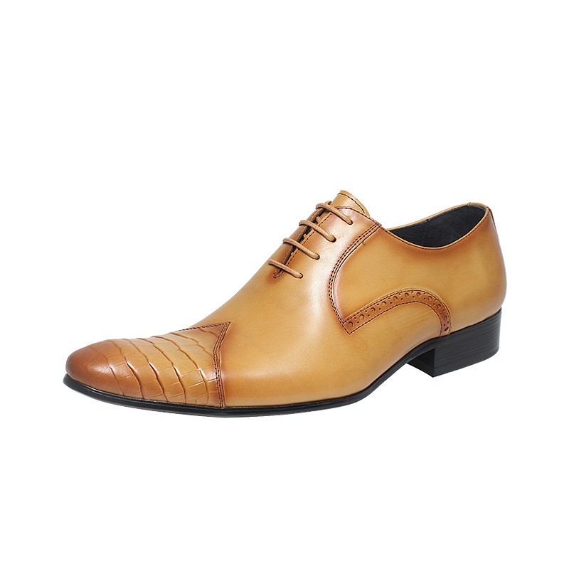 Refined Men's Lace-Up Shoes with Textured Toe